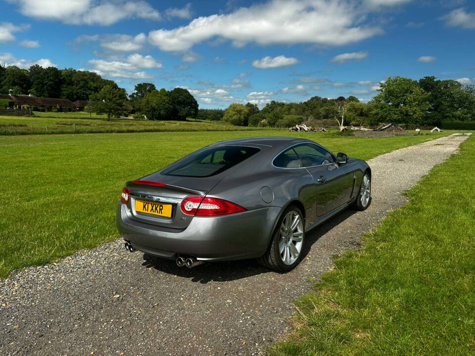 Image 3/46 of Jaguar XKR (2010)