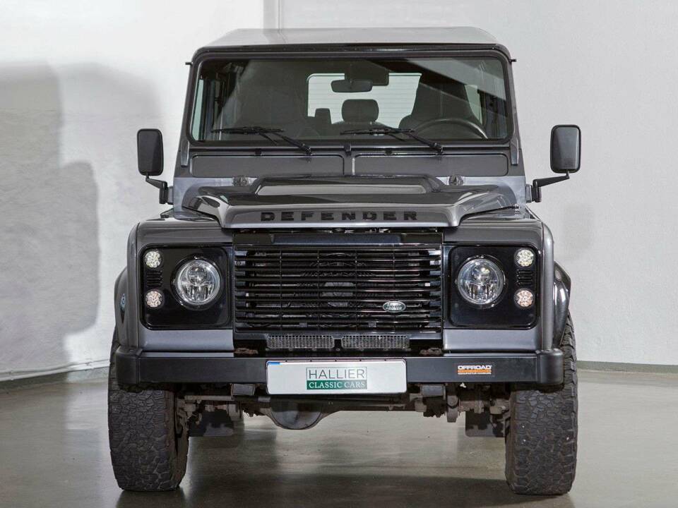 Image 2/20 of Land Rover Defender 110 (2016)