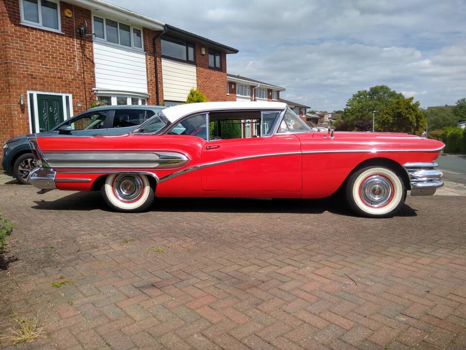 Afbeelding 3/52 van Buick Special Riviera Coupé (1958)