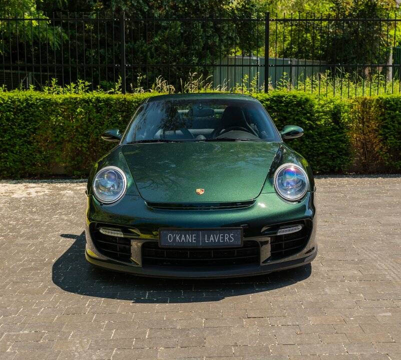 Immagine 34/37 di Porsche 911 GT2 (2008)