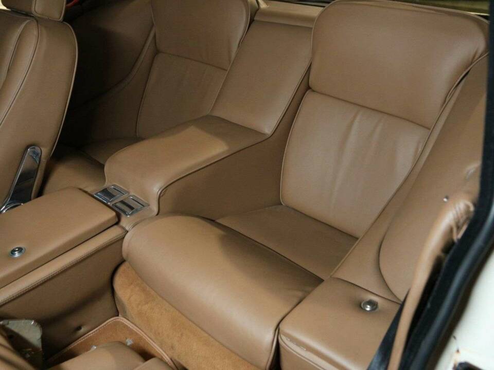 Image 21/50 of Jensen Interceptor  MK III (1974)