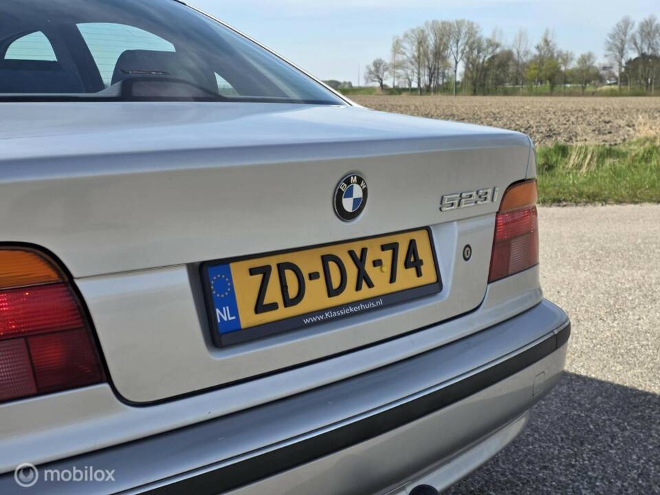Imagen 13/37 de BMW 523i (1999)