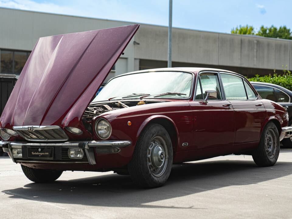 Bild 32/37 von Jaguar XJ 6 3.4 (1976)
