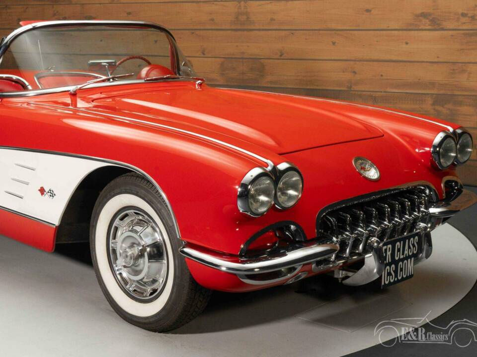 Image 4/19 of Chevrolet Corvette (1960)