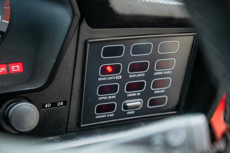 Image 33/50 of BMW M 635 CSi (1989)