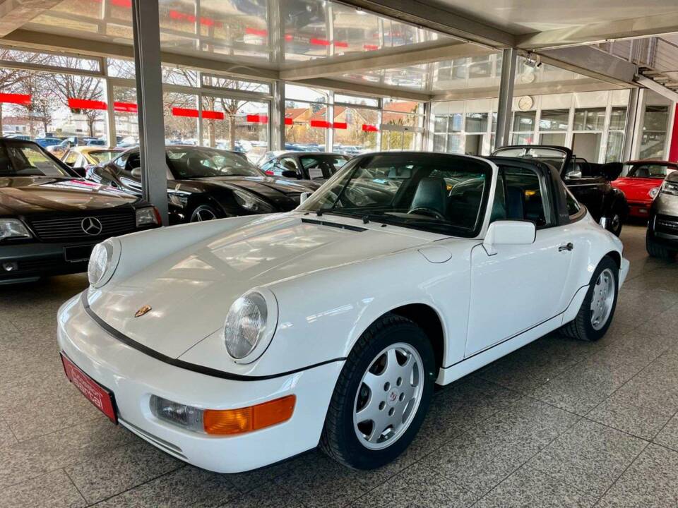 Image 4/20 of Porsche 911 Carrera 2 (1990)