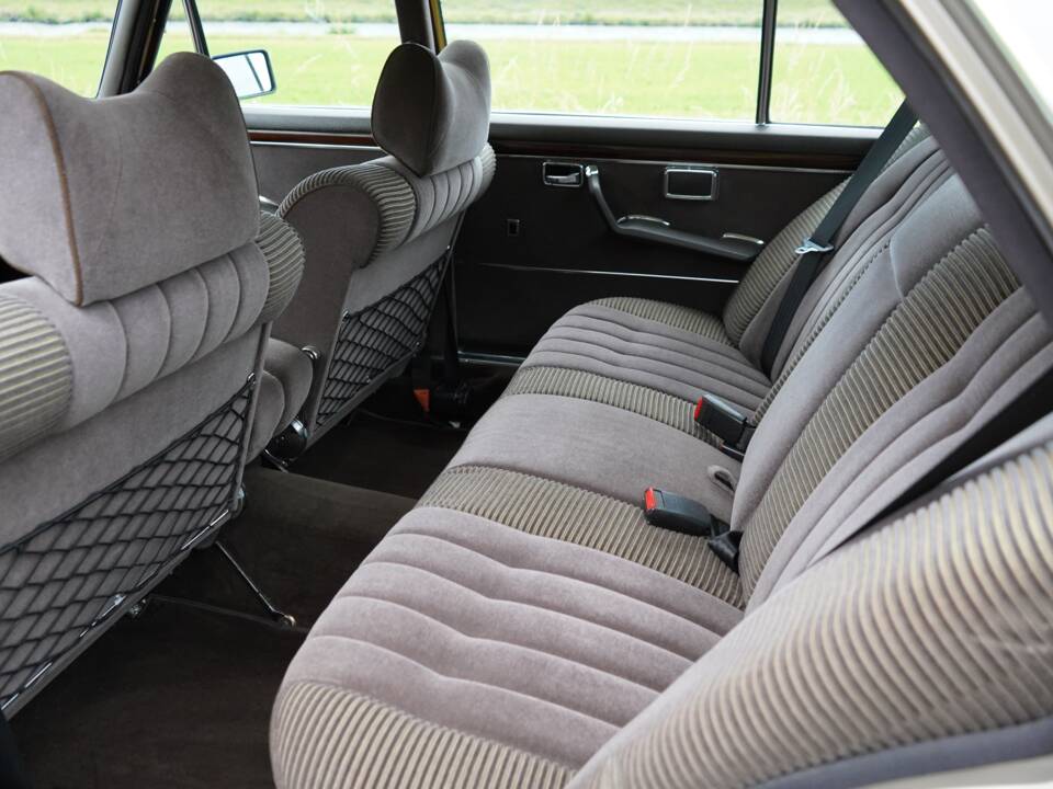 Afbeelding 60/89 van Mercedes-Benz 300 SEL 6.3 (1972)