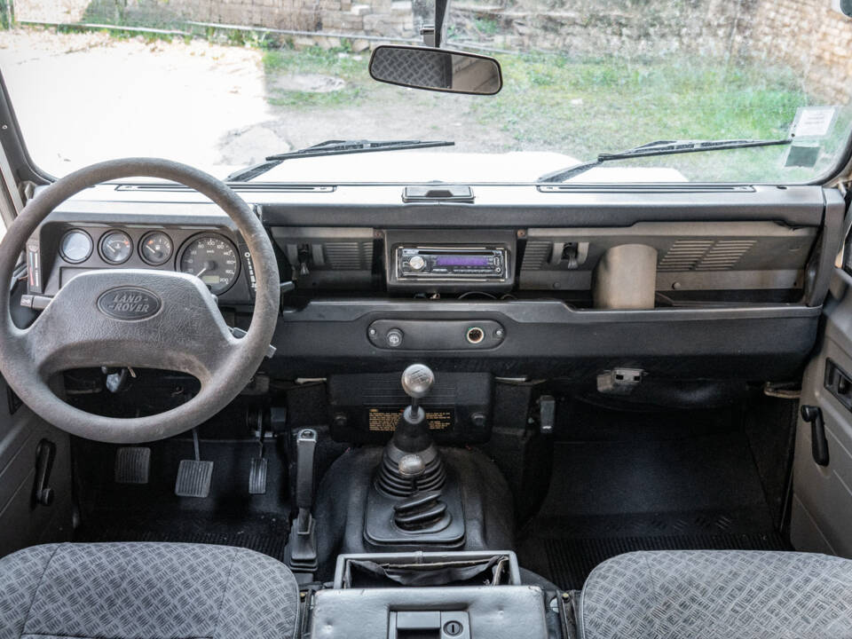 Image 60/98 of Land Rover Defender 110 Td5 (1999)