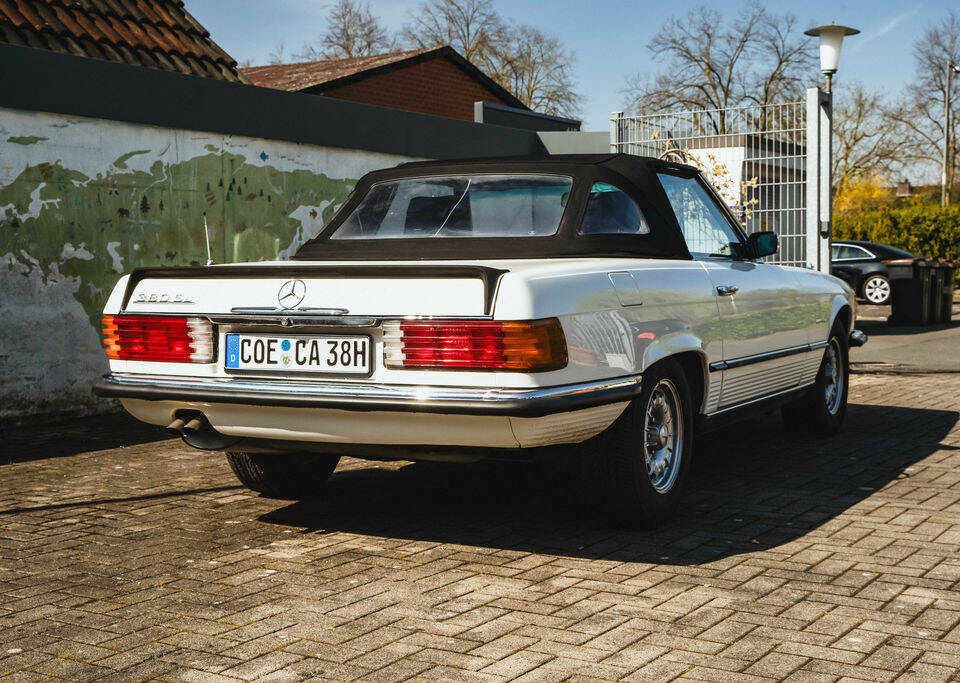 Image 6/8 of Mercedes-Benz 380 SL (1983)