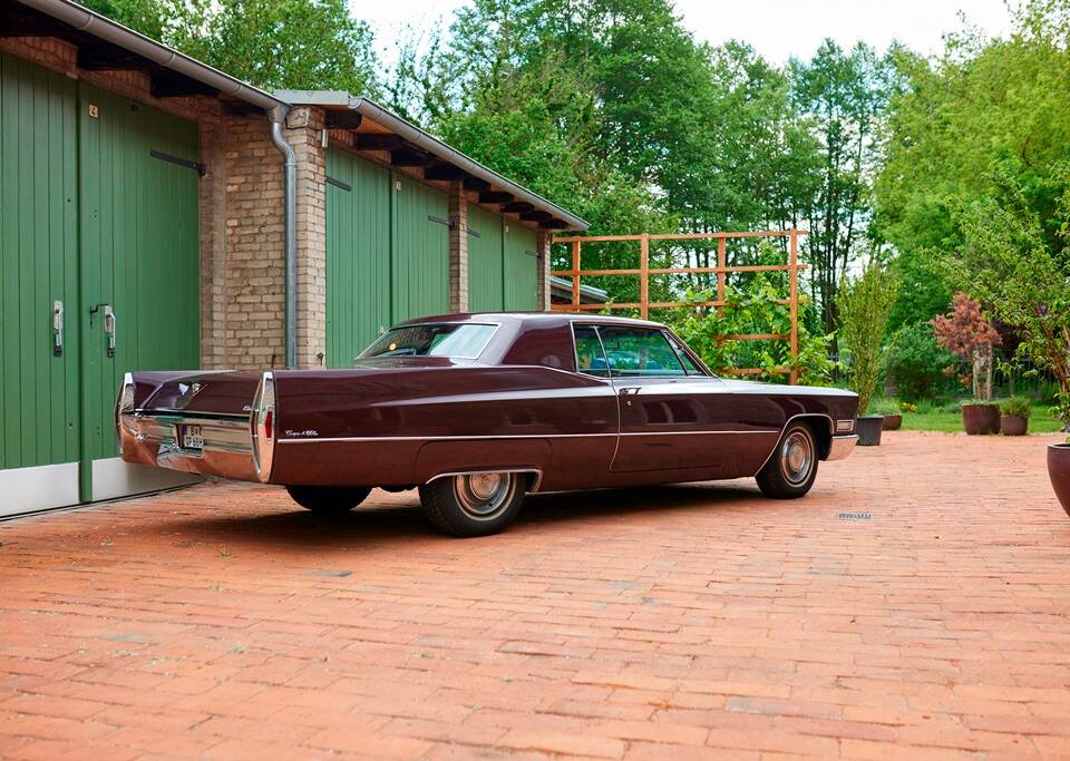 Bild 19/200 von Cadillac Coupe DeVille (1968)