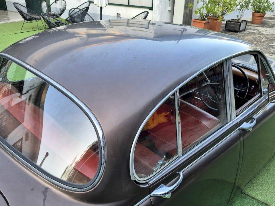 Bild 35/76 von Jaguar Mk II 2.4 (1963)