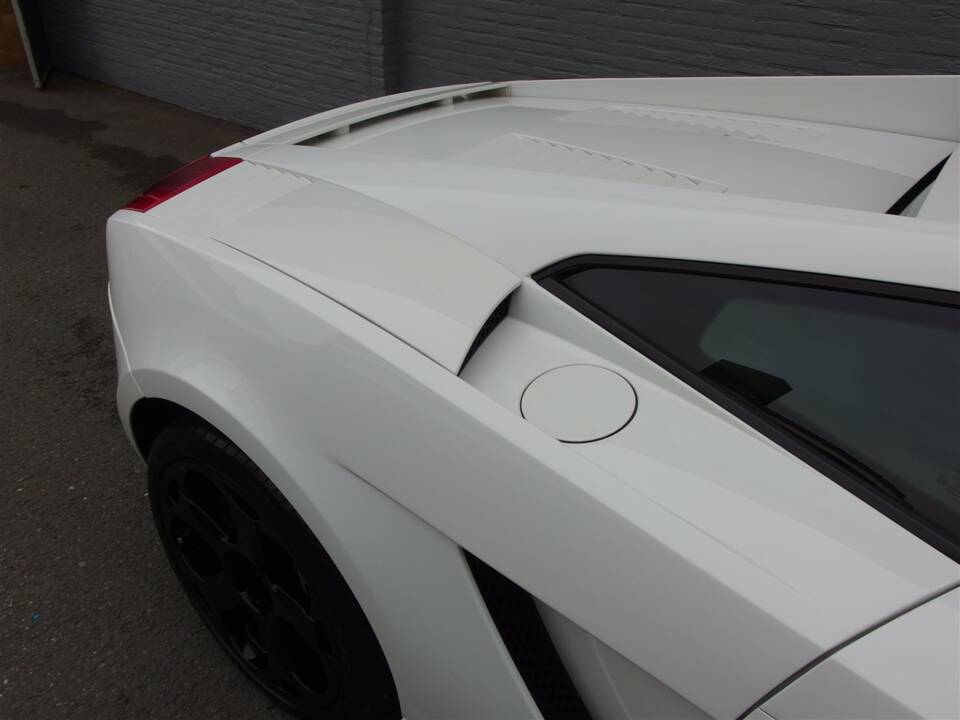 Image 28/100 of Lamborghini Gallardo (2005)