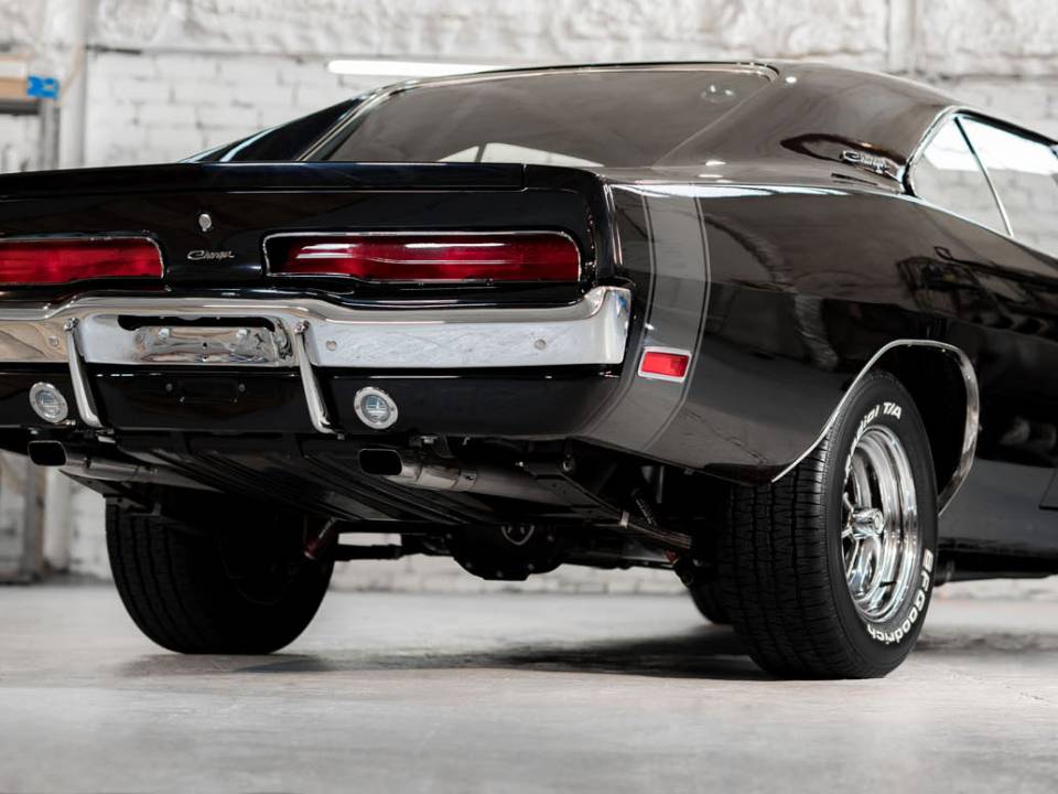 Image 10/50 of Dodge Charger 318 (1970)