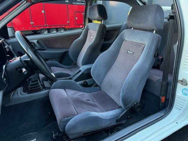 Imagen 10/22 de Ford Sierra RS Cosworth (1987)