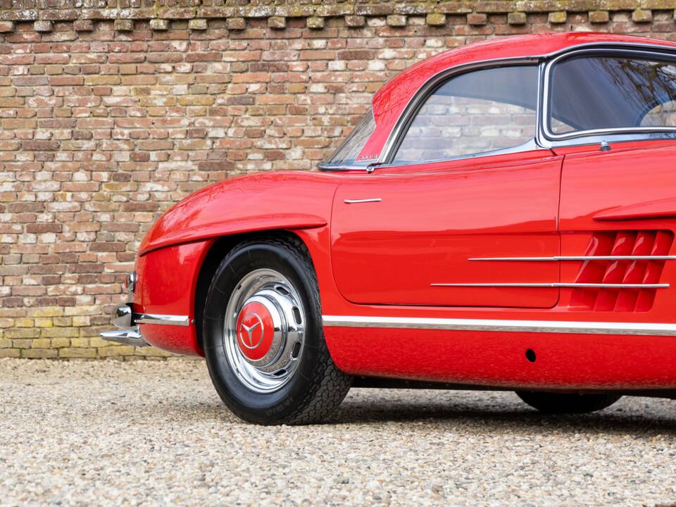 Image 25/50 of Mercedes-Benz 300 SL Roadster (1957)
