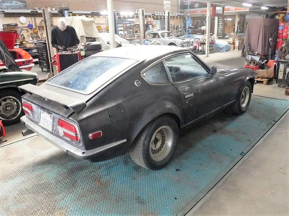 Image 43/46 of Datsun 240 Z (1972)