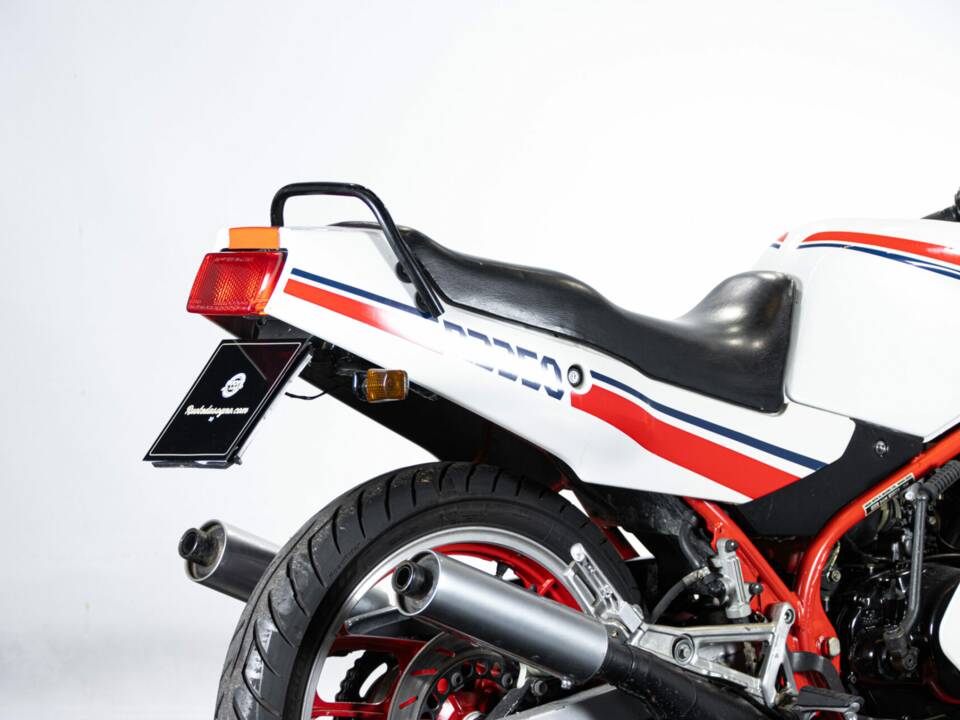 Image 11/50 of Yamaha RD 350 LC (1990)