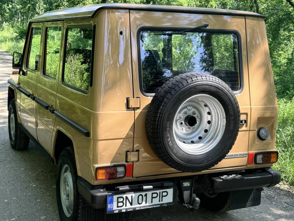 Image 7/8 de Mercedes-Benz 230 G (long) (1983)