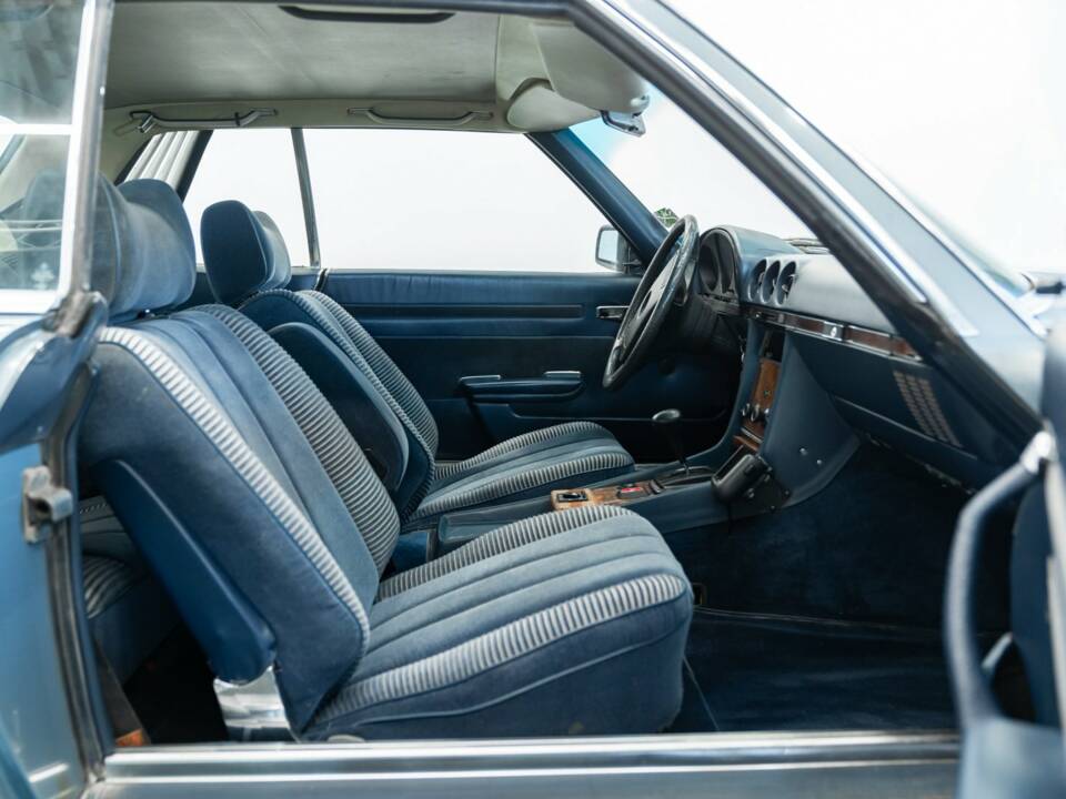 Image 18/41 of Mercedes-Benz 450 SLC (1972)