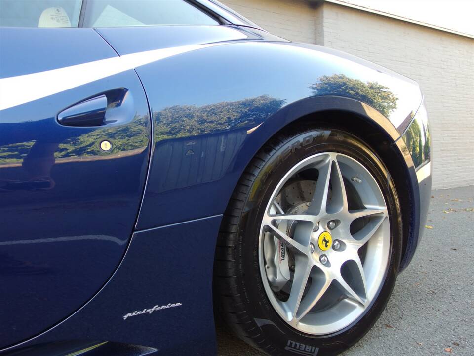 Bild 34/99 von Ferrari California (2009)