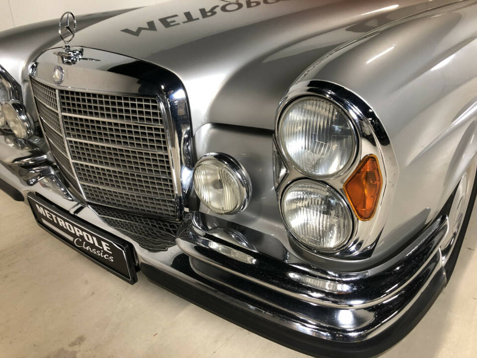 Immagine 17/31 di Mercedes-Benz 280 SE 3,5 (1970)