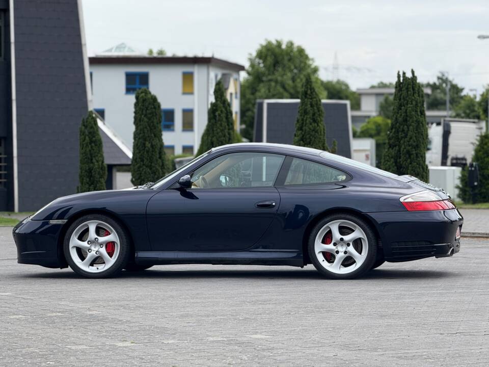 Image 17/42 de Porsche 911 Carrera 4S (2003)