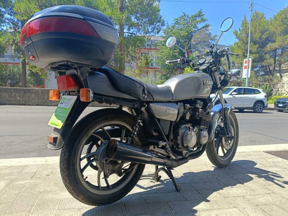 Image 2/37 of Yamaha XZ 550 (1985)
