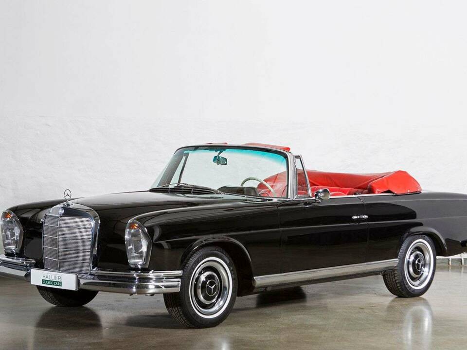 Image 2/34 of Mercedes-Benz 280 SE (1966)