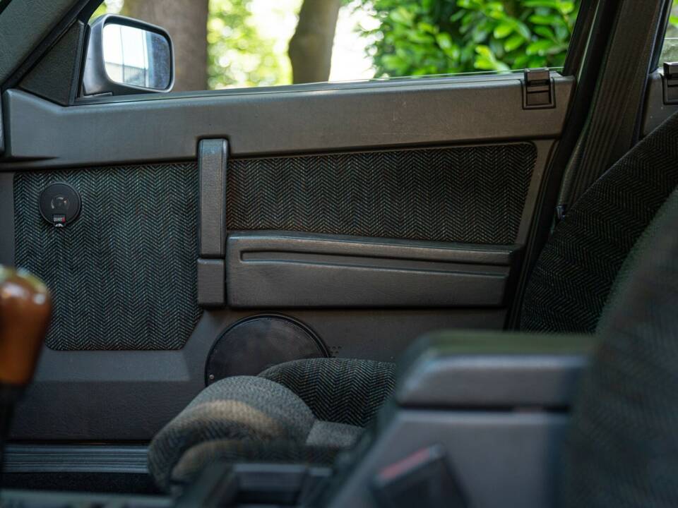 Bild 31/50 von Alfa Romeo 75 2.0 Twin Spark (1989)