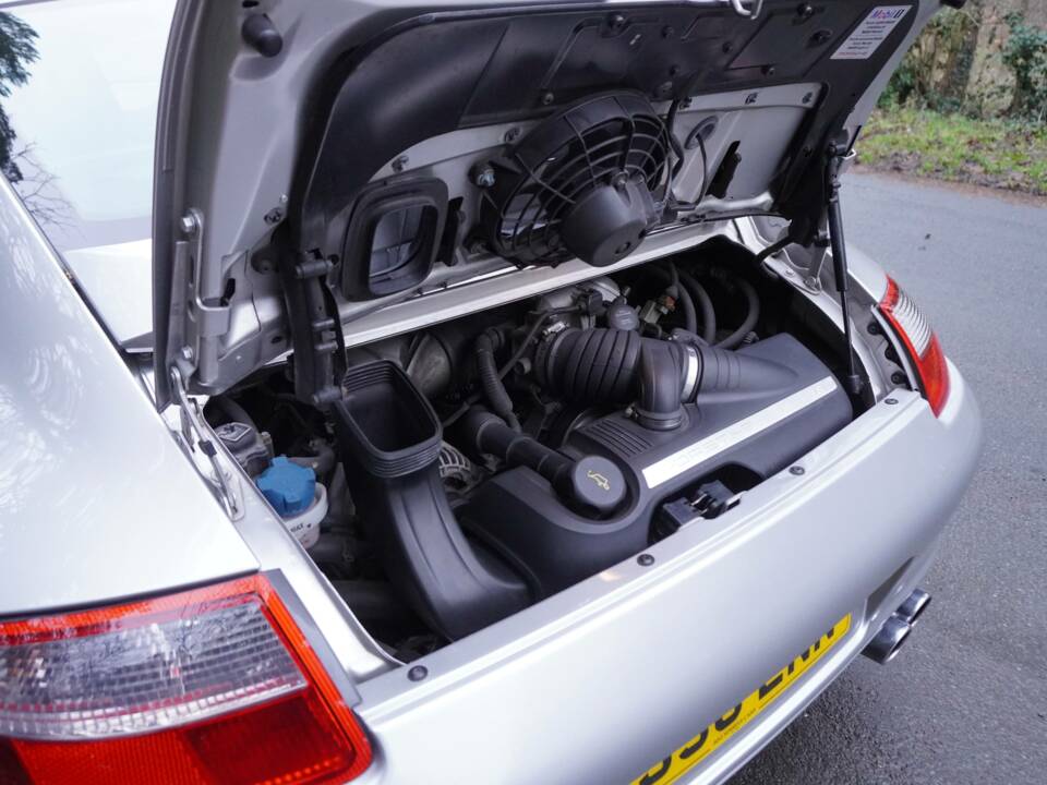 Bild 17/17 von Porsche 911 Carrera S (2006)