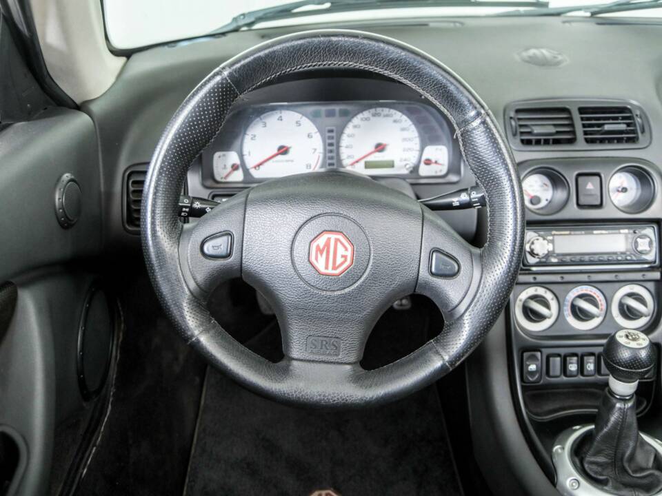 Immagine 8/50 di MG F 1.8i VVC (2000)
