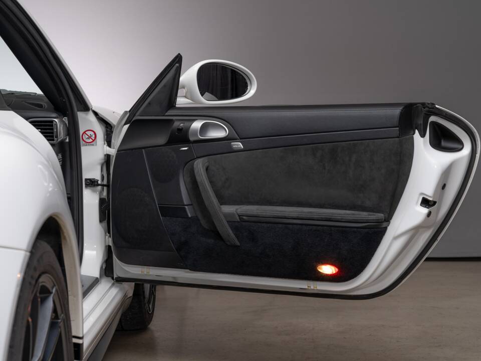 Imagen 19/46 de Porsche 911 Carrera GTS (2011)