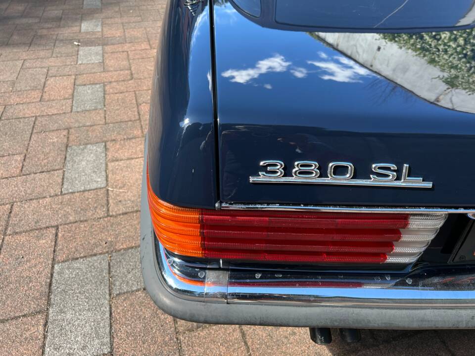 Image 15/50 of Mercedes-Benz 380 SL (1983)