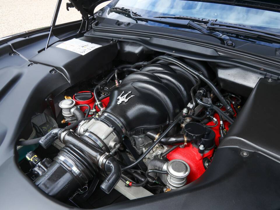 Image 4/50 of Maserati GranTurismo S (2008)