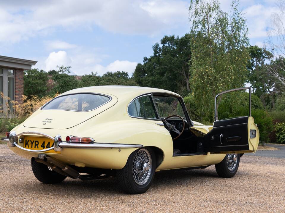 Image 18/40 de Jaguar Type E 4.2 (1966)