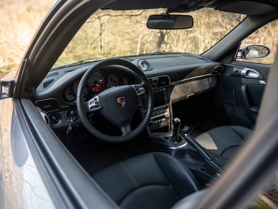 Image 53/82 of Porsche 911 Carrera 4S (WLS) (2006)