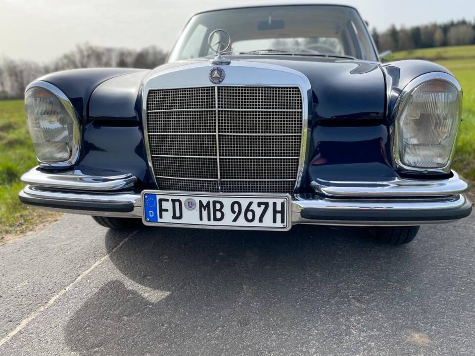 Image 7/52 of Mercedes-Benz 250 S (1967)