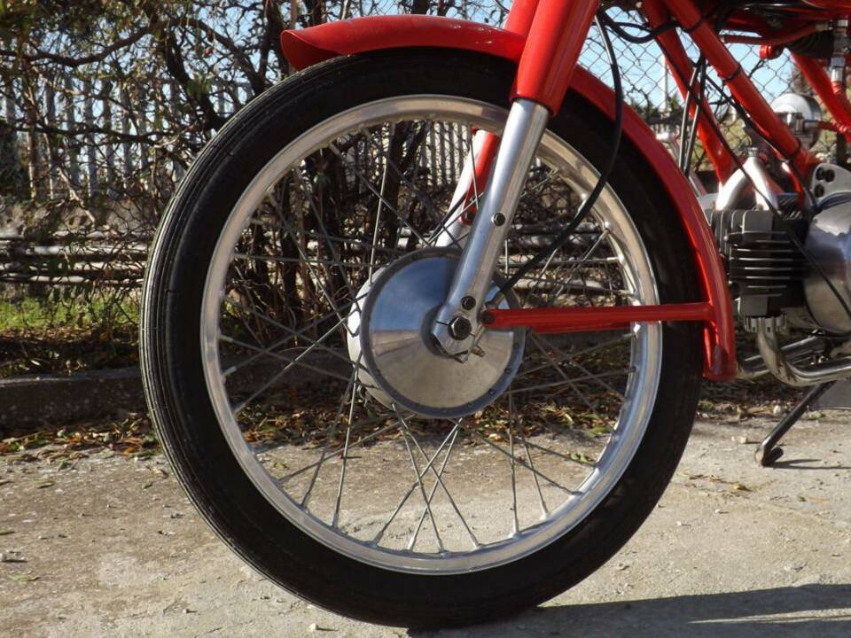 Immagine 5/50 di Rumi 125 Super Sport (1960)