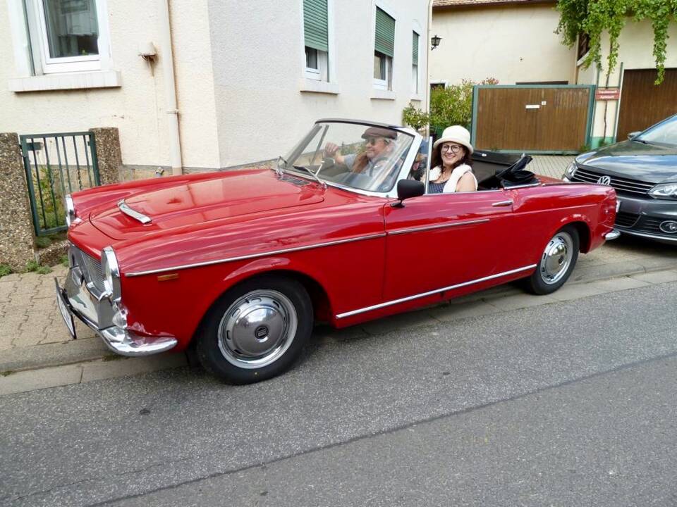 Image 1/13 of FIAT 1200 Convertible (1962)