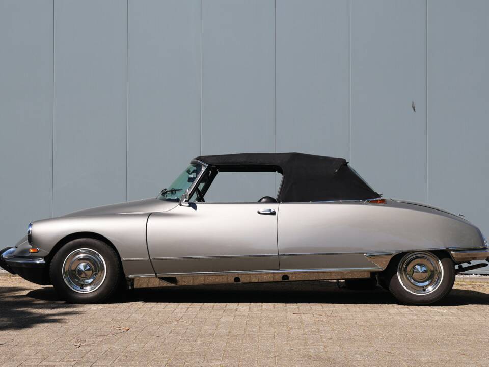 Bild 24/39 von Citroën DS 21 Chapron (1966)