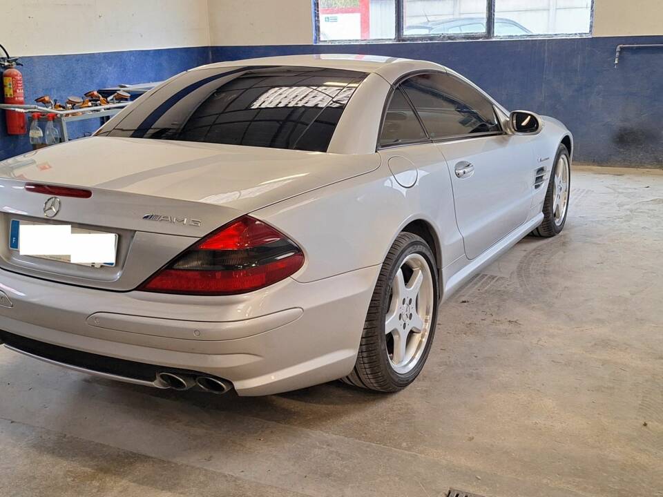 Image 8/15 of Mercedes-Benz SL 55 AMG (2002)