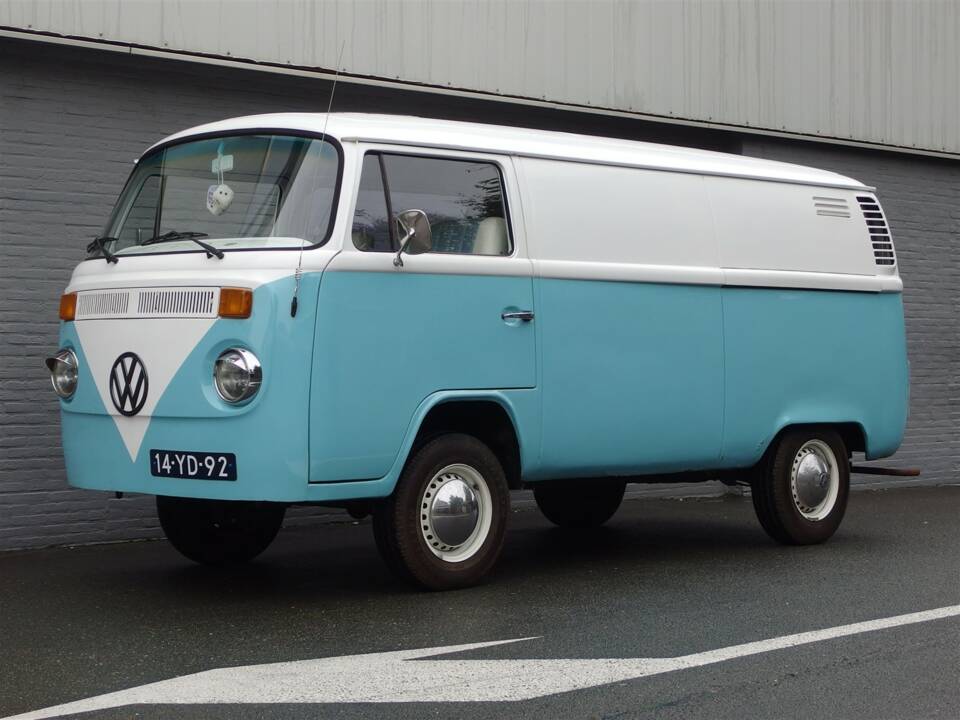 Bild 3/99 von Volkswagen T2b Kastenwagen (1977)