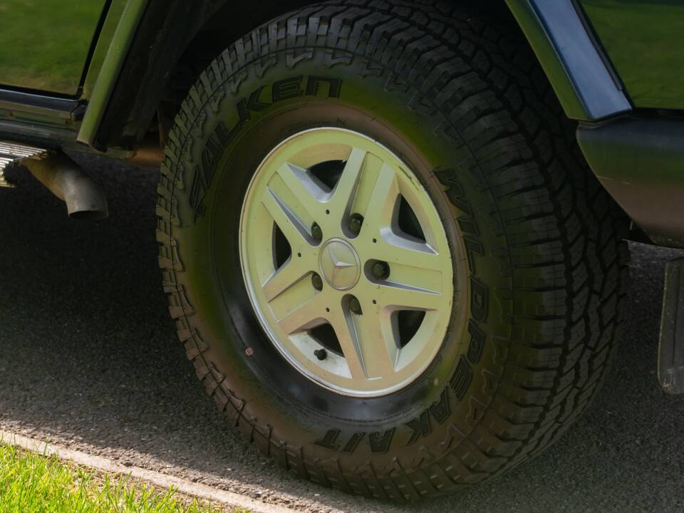 Bild 14/39 von Mercedes-Benz 300 GE (lang) (1995)