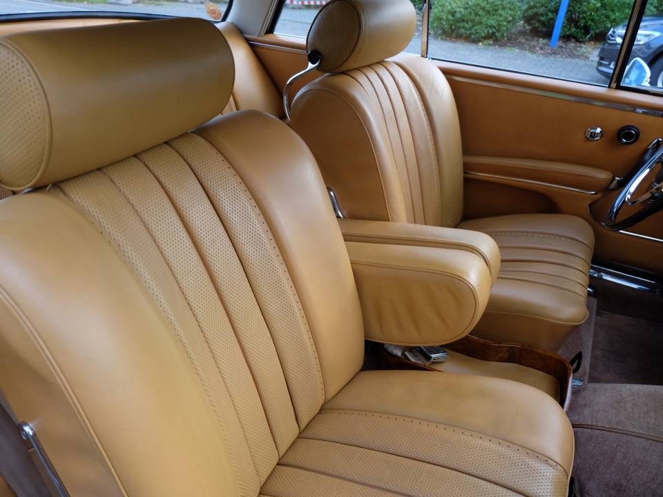Bild 20/50 von Mercedes-Benz 300 SE (1967)