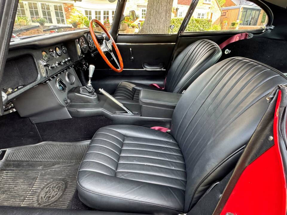 Bild 28/30 von Jaguar E-Type 4.2 (1966)