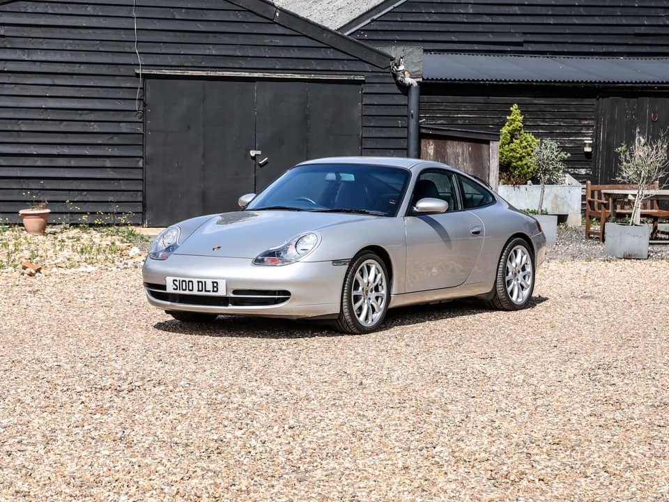 Image 4/32 of Porsche 911 Carrera (1998)
