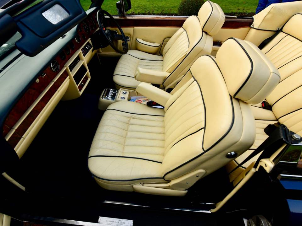 Image 40/50 of Bentley Continental (1985)