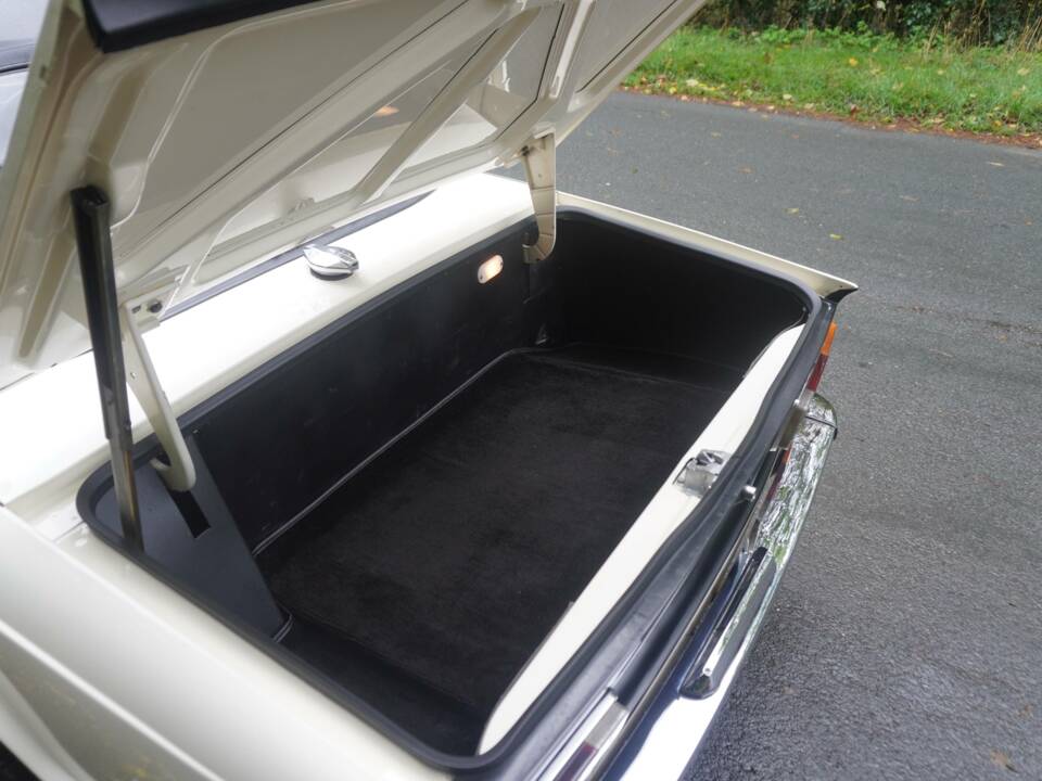 Bild 22/24 von Triumph TR 6 PI (1973)