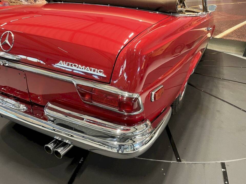 Bild 17/36 von Mercedes-Benz 280 SE (1969)