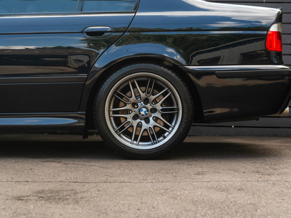 Image 13/56 of BMW M5 (2000)
